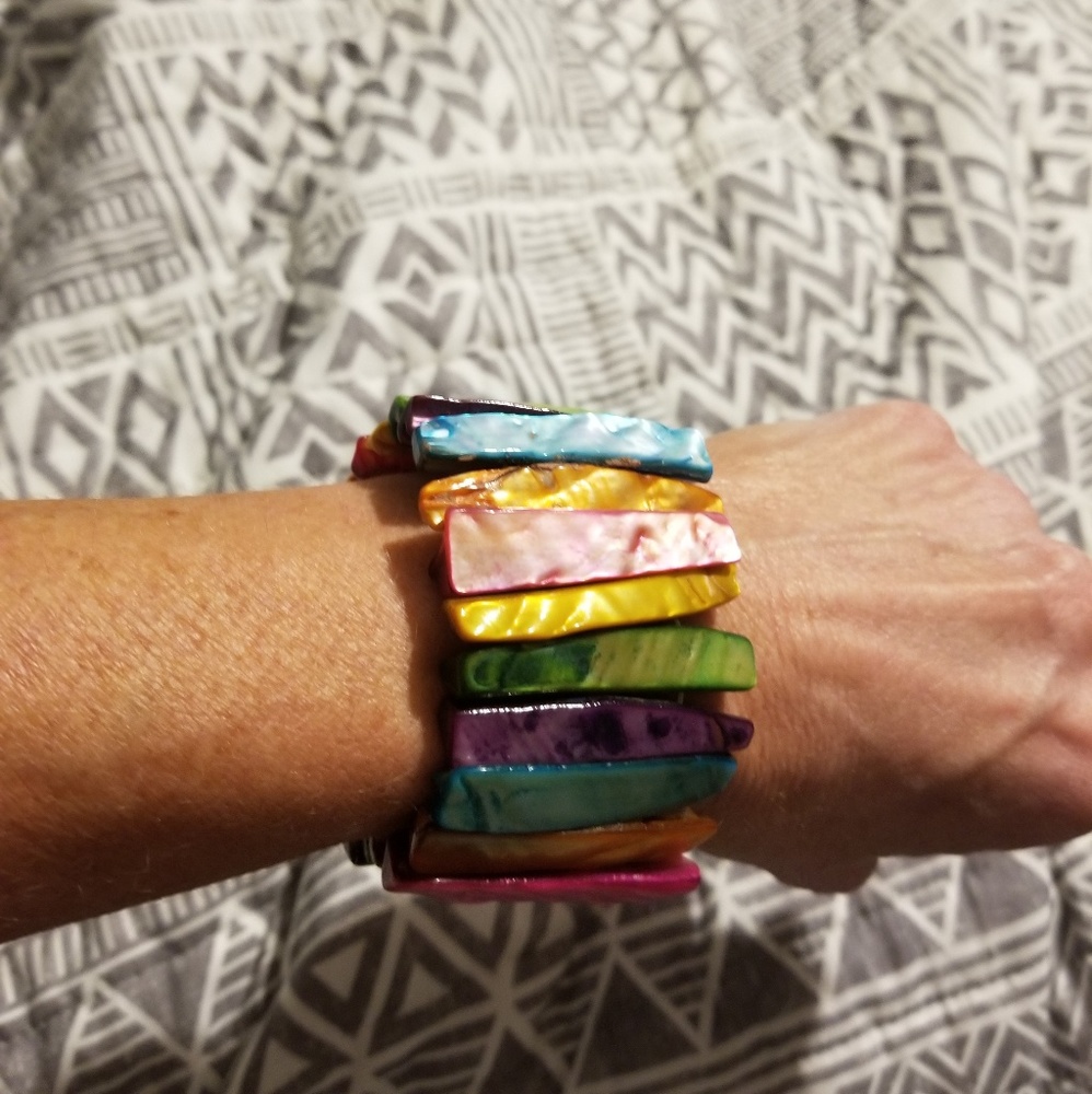 Rainbow shell bracelet - Picture 4 of 4